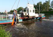 Weserf�hre Amanda wird zu Wasser gelassen